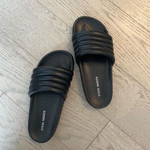 Brand new Steve Madden puffer slides